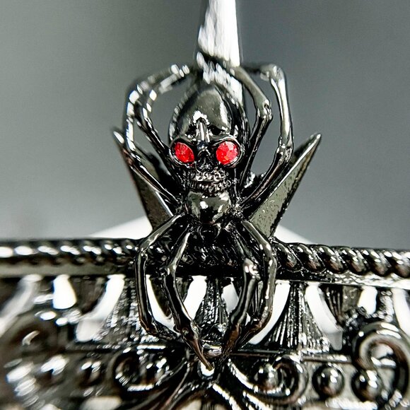 Black and Red Skull Crown - Picture 3 of 9